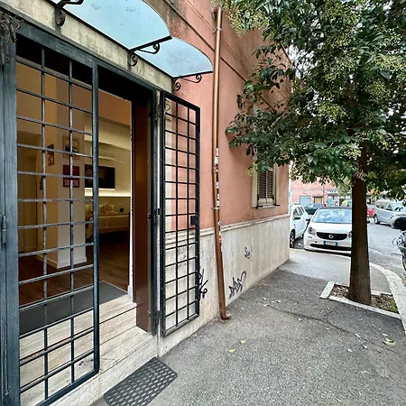 La Piazzetta Monolocale Indipendente * Roma