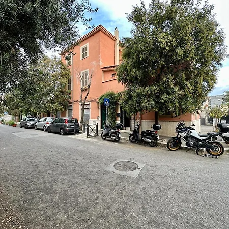 La Piazzetta Monolocale Indipendente *
